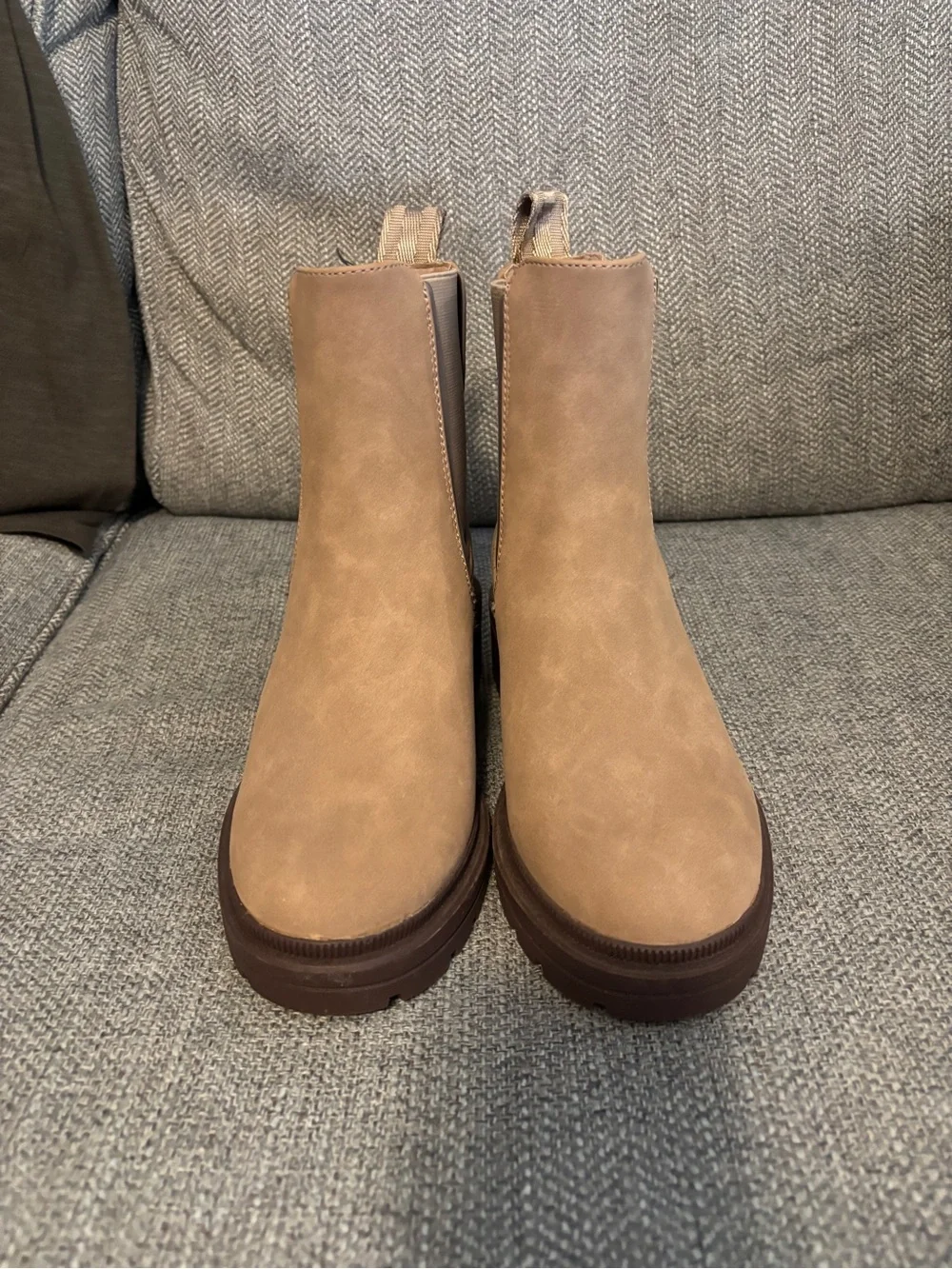 Rocket Dog Iggie Chelsea Boots Woman’s 6.5.